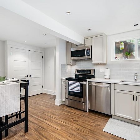 Gorgeous 4 Bedroom Garden Level Suite At Vancouver West & Ubc Екстериор снимка