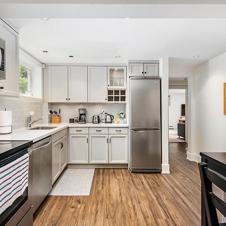 Gorgeous 4 Bedroom Garden Level Suite At Vancouver West & Ubc Екстериор снимка