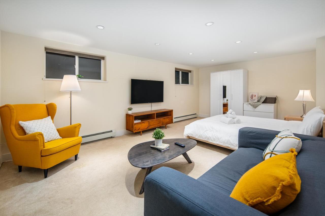 Gorgeous 4 Bedroom Garden Level Suite At Vancouver West & Ubc Екстериор снимка