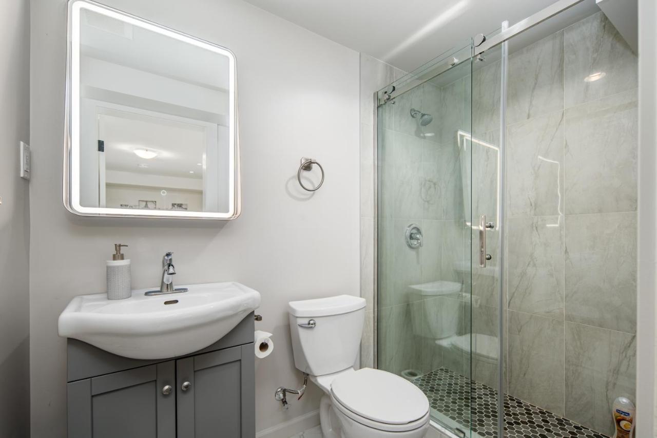 Gorgeous 4 Bedroom Garden Level Suite At Vancouver West & Ubc Екстериор снимка
